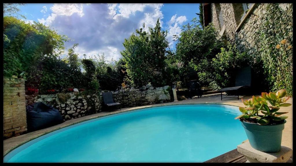 Les Jardins De Kuz - Baleine Hotel Bernin Bagian luar foto